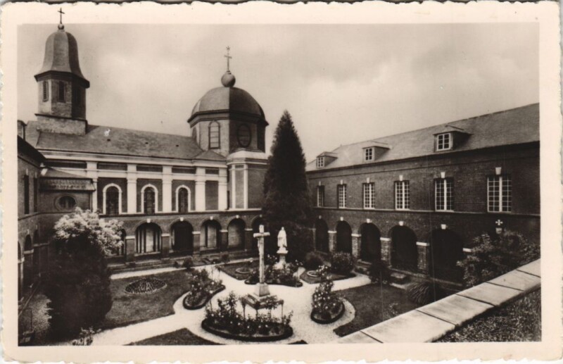 Carte postale ancienne Lisieux Le Preau du Carmel de Lisieux - Vu de la Terrasse à Lisieux