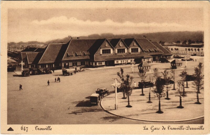 Carte postale ancienne Trouville-sur-Mer La Gare de Trouville-Deauville à Deauville