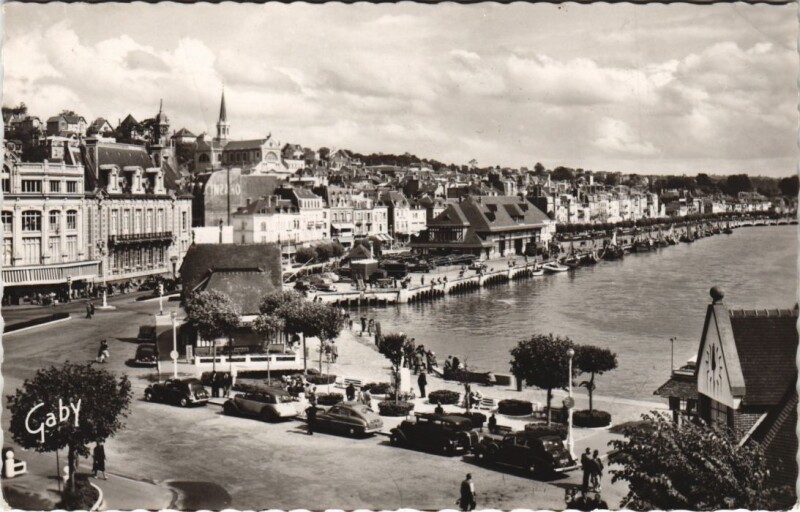 Carte postale ancienne Trouville-sur-Mer Deauville - Le Quai et la Touques à Deauville