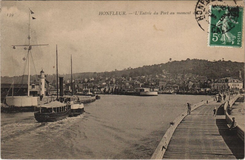 Carte postale ancienne Honfleur L'Entree du Port à Honfleur