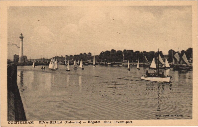 Carte postale ancienne Ouistreham Riva-Bella - Regates dans l'Avant-Port à Ouistreham