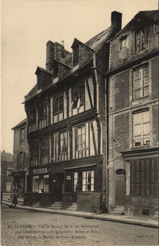 Carte postale ancienne Bayeux Vieille Maison de la Rue Bienvenue à Bayeux