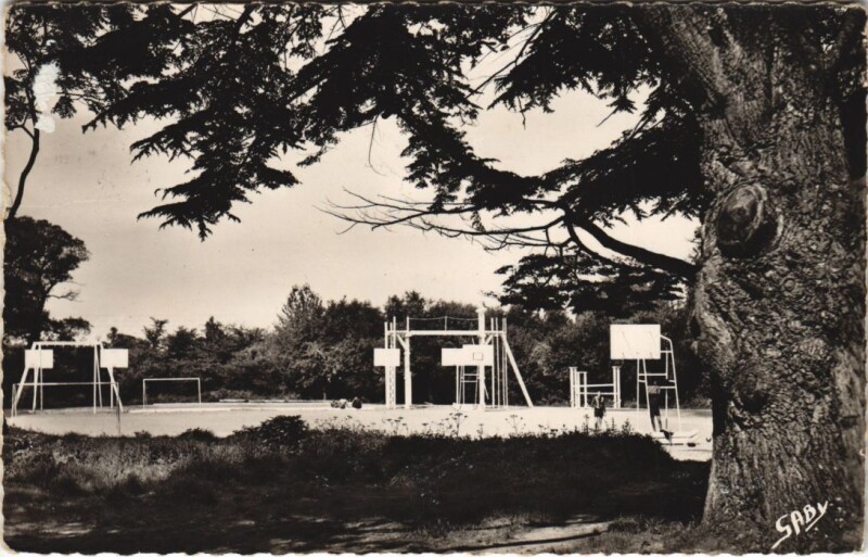 Carte postale ancienne Houlgate Centre d'Education Populaire - Villa Madeleine à Houlgate