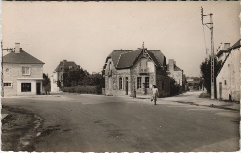 Carte postale ancienne La Guerche-de-Bretagne Le Bouridal - Rue de Vitre et de Verdun à La Guerche-de-Bretagne