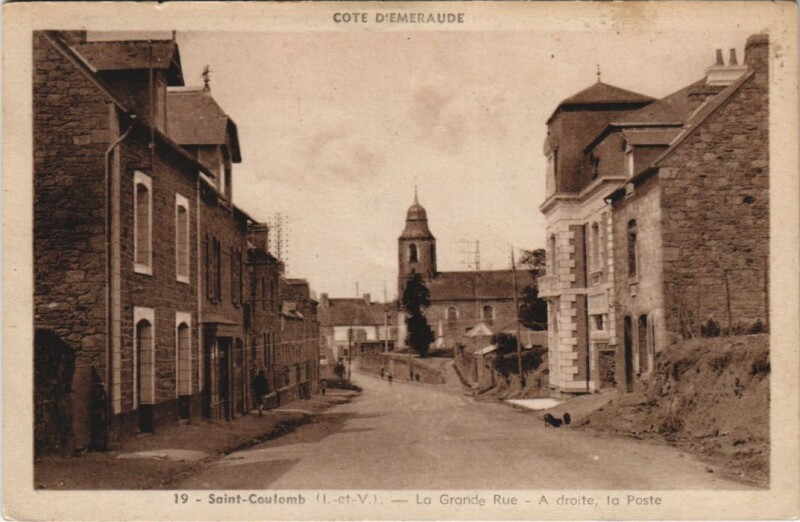 Carte postale ancienne Saint-Coulomb La Grande Rue - A Droite la Poste à Saint-Coulomb