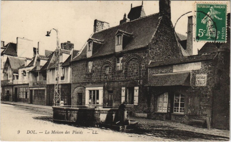 Carte postale ancienne Dol-de-Bretagne La Maison des Plaids à Dol-de-Bretagne