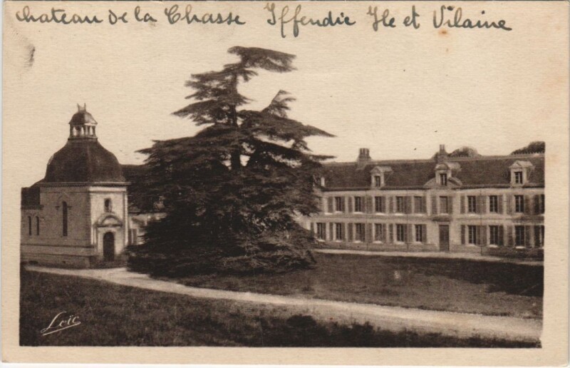 Carte postale ancienne Château de la Chasse et la Chapelle à Iffendic
