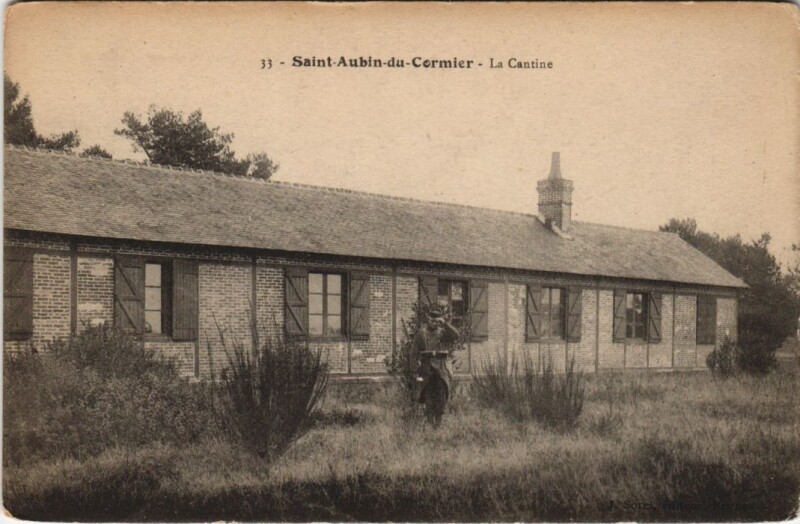 Carte postale ancienne Saint-Aubin-du-Cormier La Cantine à Saint-Aubin-du-Cormier