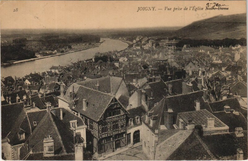 Carte postale ancienne Joigny Vue prise de l'Eglise Notre-Dame à Joigny