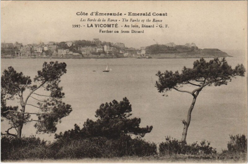 Carte postale ancienne La Vicomte Vue Panoramique - Au Loin Dinard à Dinard