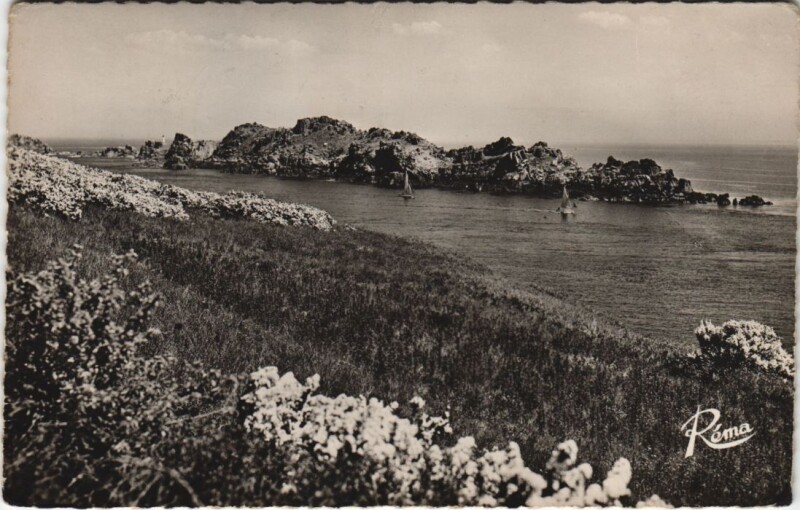 Carte postale ancienne Cancale L'Ile des Landes a la Pointe du Grouin à Cancale