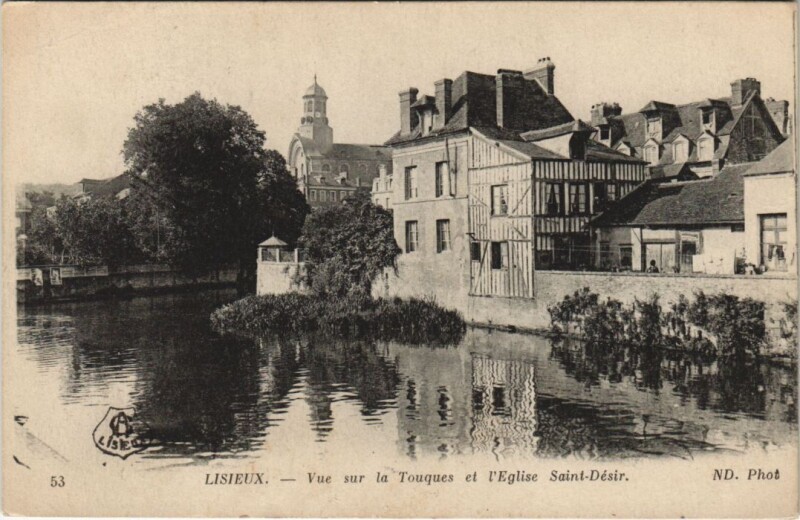 Carte postale ancienne Lisieux vue sur la Touques, Eglise Saint Desir à Lisieux