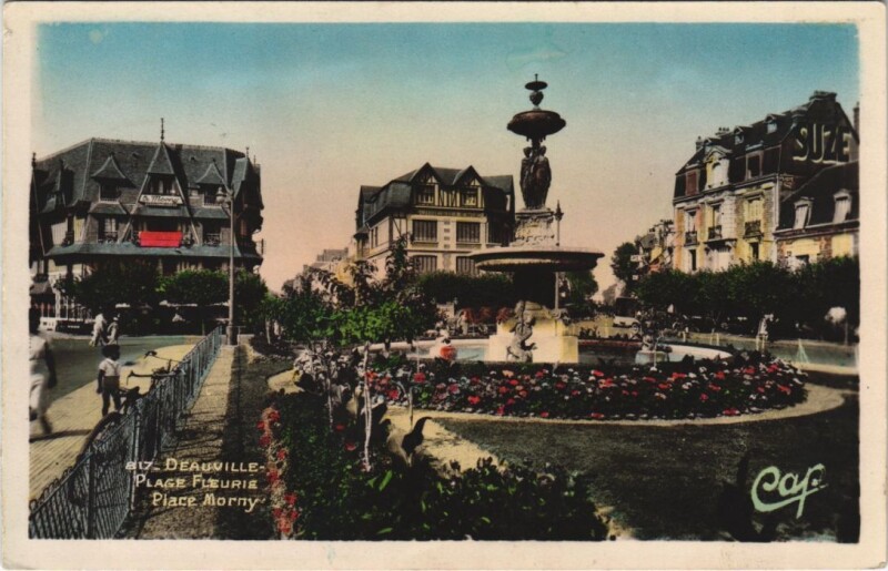 Carte postale ancienne Deauville Place Morny à Deauville