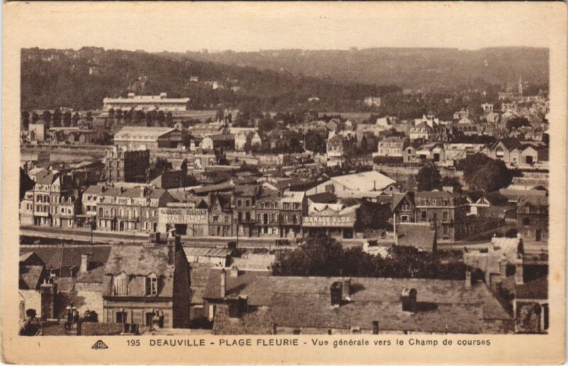Carte postale ancienne Deauville vue generale à Deauville