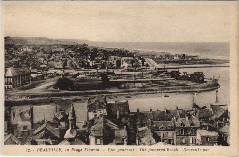 Carte postale ancienne Deauville vue generale à Deauville