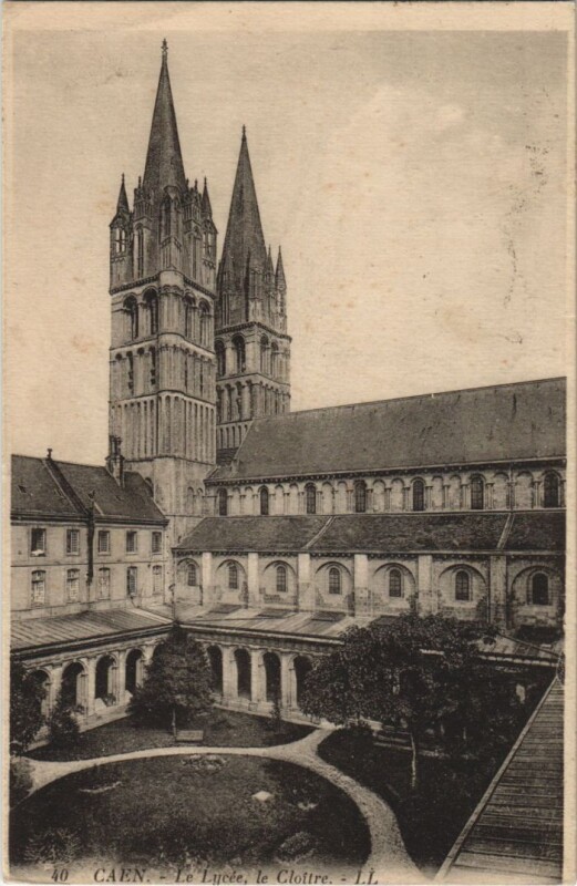 Carte postale ancienne Caen Le Lycee,le Cloitre