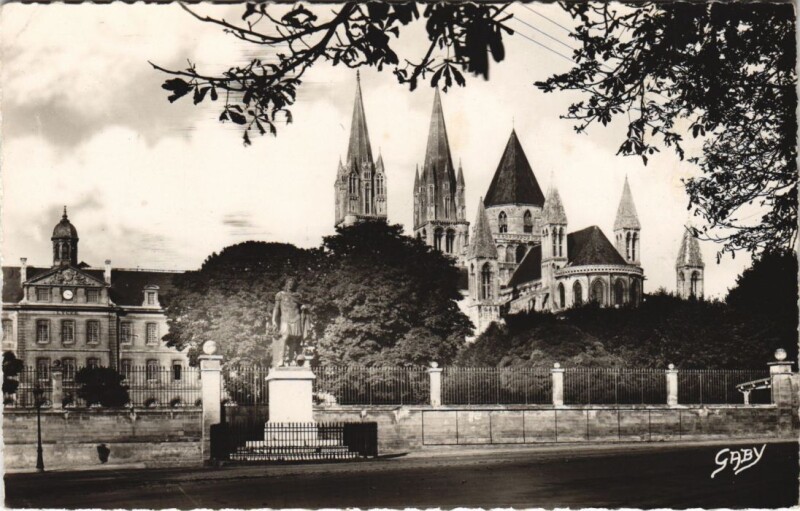 Carte postale ancienne Caen Eglise Saint Etienne