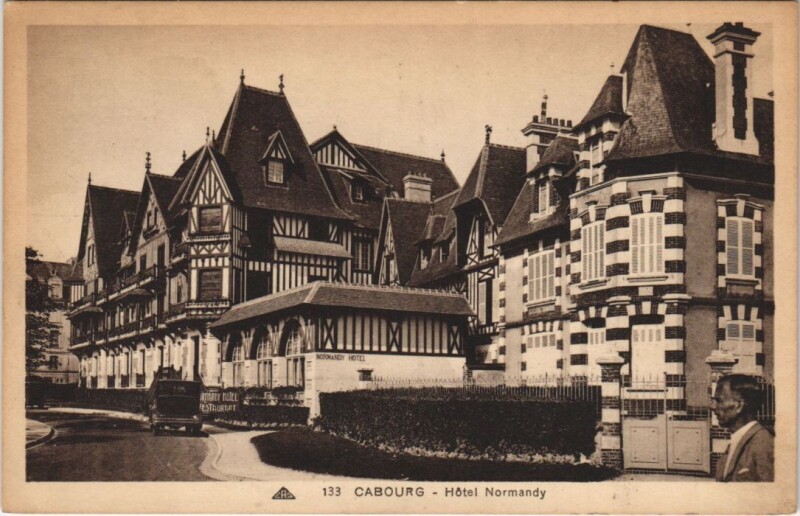 Carte postale ancienne Cabourg Hotel Normandy à Cabourg