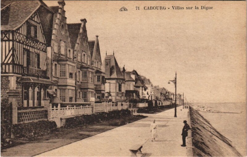 Carte postale ancienne Cabourg Villas sur la Digue à Cabourg