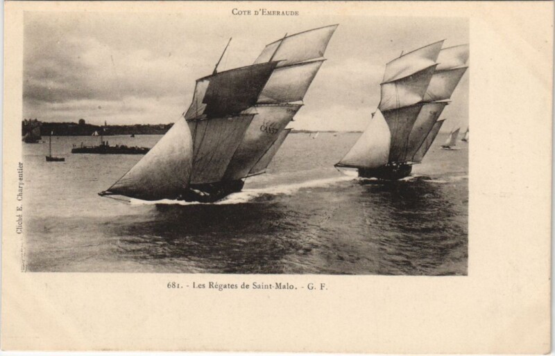 Carte postale ancienne Saint Malo Les Regates à Saint-Malo