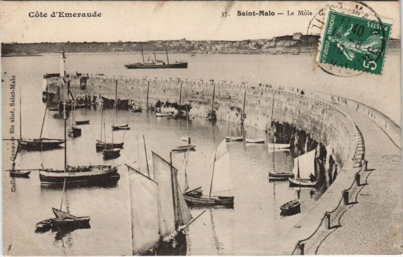 Carte postale ancienne Saint Malo Le Mole à Saint-Malo