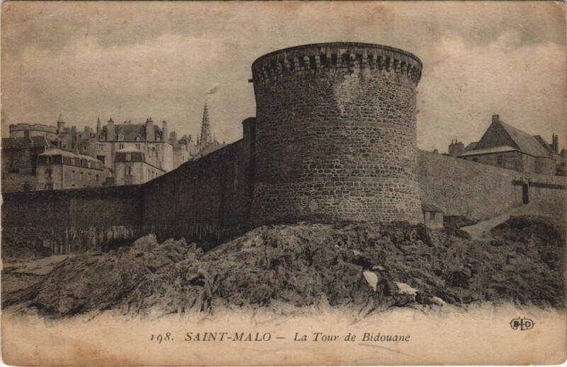 Carte postale ancienne Saint Malo Tour de Bidouane à Saint-Malo