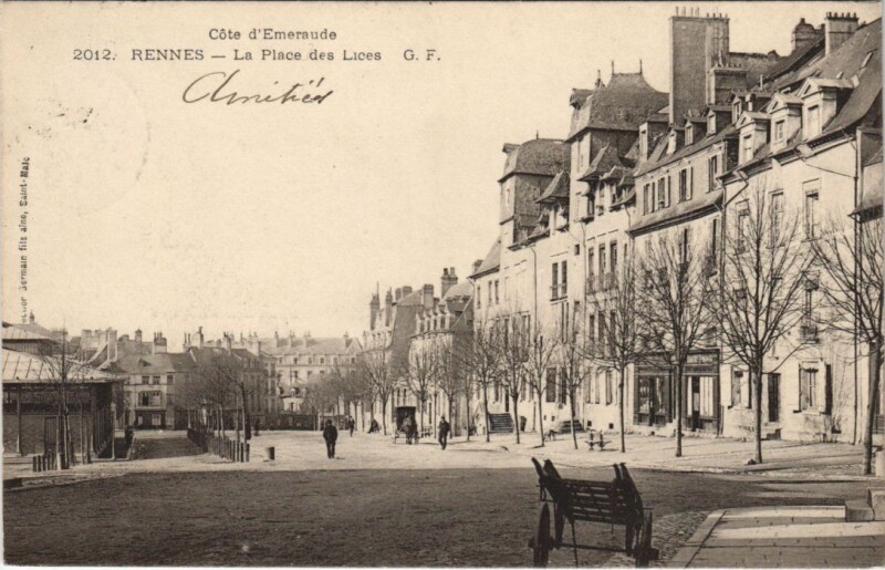 Carte postale ancienne Rennes Place des Lices à Rennes