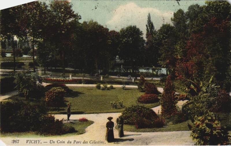 Carte postale ancienne Vichy Un Coin du Parc des Celestins France à Vichy