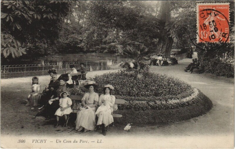 Carte postale ancienne Vichy Un coin du Parc France à Vichy