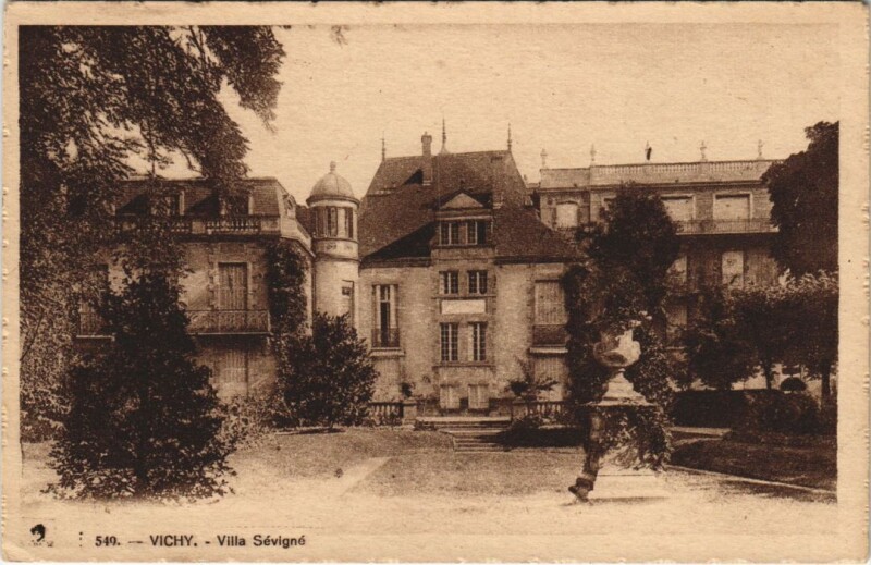 Carte postale ancienne Vichy Villa Sevigne France à Vichy