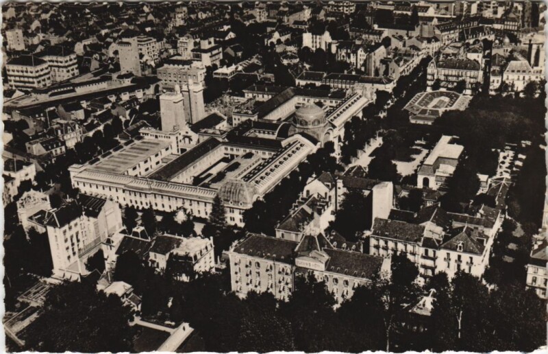 Carte postale ancienne Vichy Vuea aerienne France à Vichy