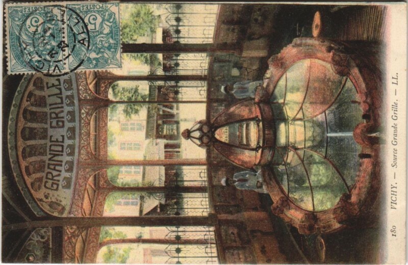 Carte postale ancienne Vichy Source Grande Grille France à Vichy