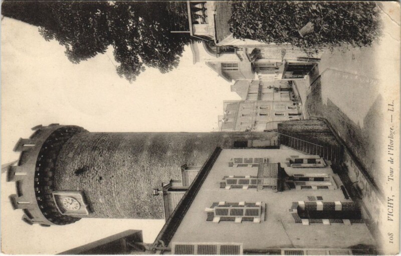 Carte postale ancienne Vichy Tour de l'Horloge France à Vichy