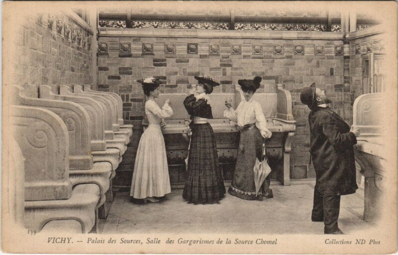 Carte postale ancienne Vichy Palais des Sources,Salle des Gargarismes France à Vichy