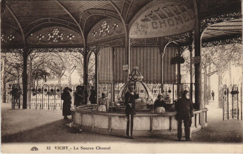 Carte postale ancienne Vichy La Source Chomel France à Vichy