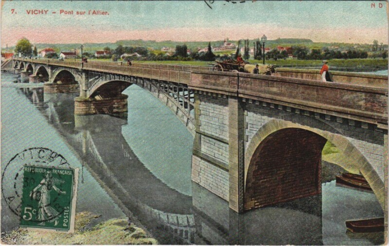 Carte postale ancienne Vichy Pont sur l'Allier France à Vichy
