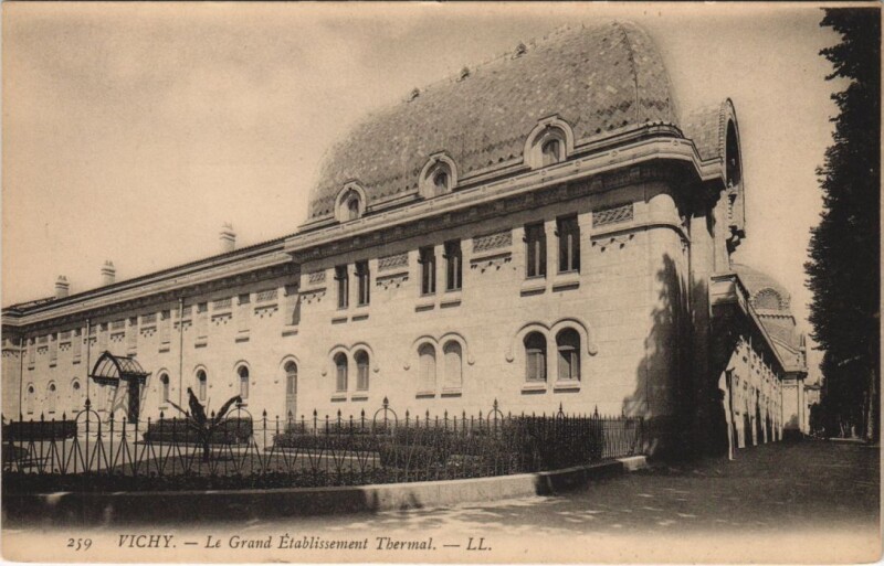 Carte postale ancienne Vichy Le Grand Etablissement Thermal France à Vichy