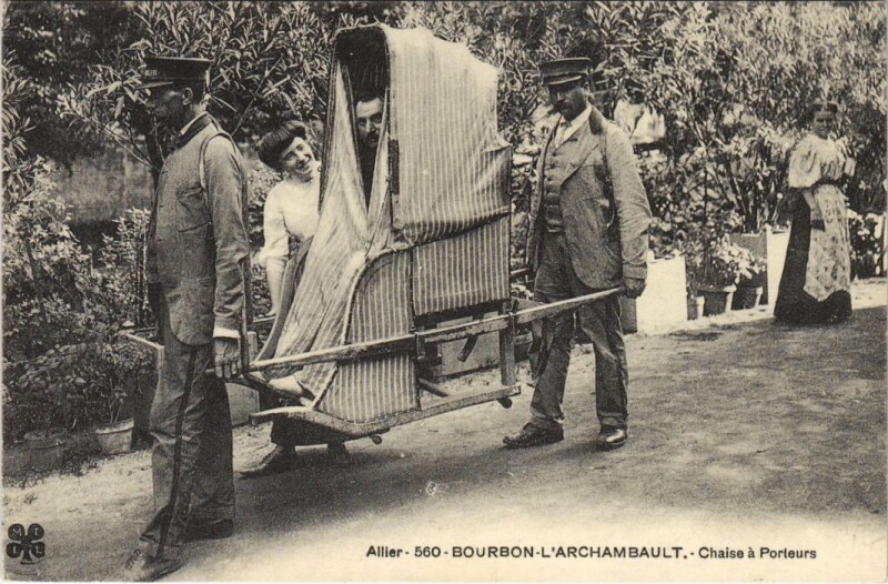 Carte postale ancienne Vichy Chaise a Porteurs France à Vichy