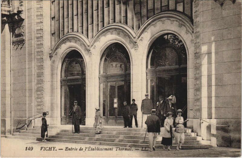 Carte postale ancienne Vichy Entree de l'Etablissement Thermal France à Vichy