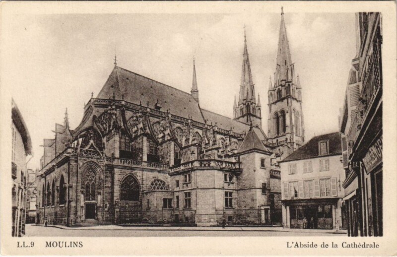 Carte postale ancienne Moulins L'Abside de la Cathedrale France à Moulins