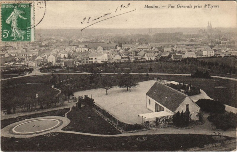 Carte postale ancienne Moulins Vue Generale prise d'Yzeure France à Moulins