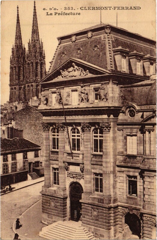 Carte postale ancienne Clermont-Ferrand La Prefecture à Clermont-Ferrand