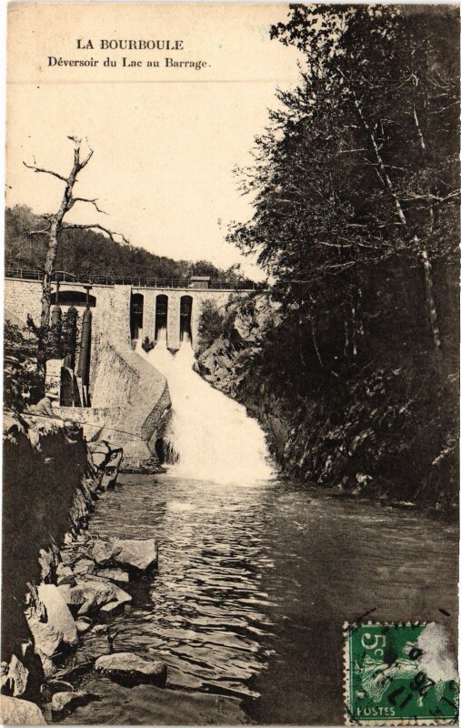 Carte postale ancienne La Bourboule Deversoir du Lac au Barrage à La Bourboule