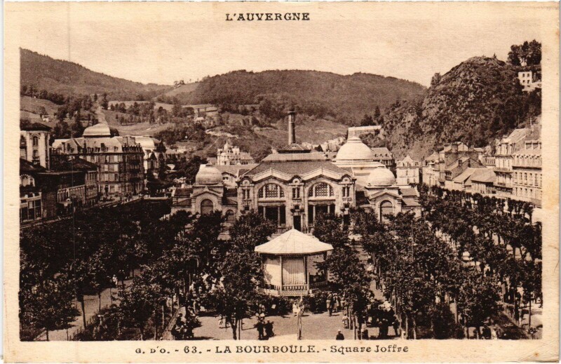 Carte postale ancienne La Bourboule Square Joffre à La Bourboule
