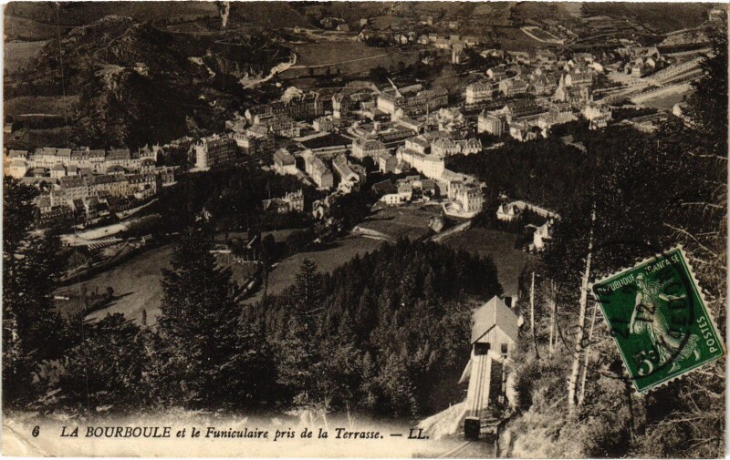 Carte postale ancienne La Bourboule et le Funiculaire pris de la Terrasse à La Bourboule