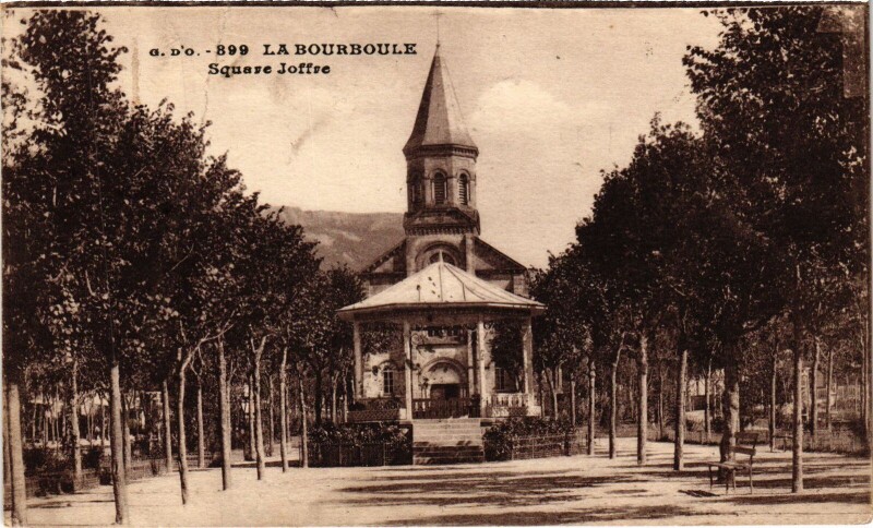 Carte postale ancienne La Bourboule Square Joffre à La Bourboule