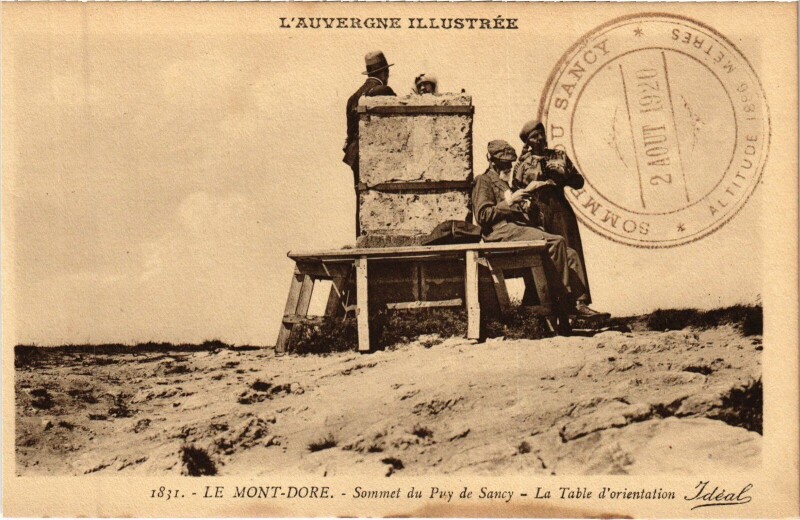 Carte postale ancienne Le Mont-Dore Sommet du Puy de Sancy - La Table d'Orientation à Mont-Dore
