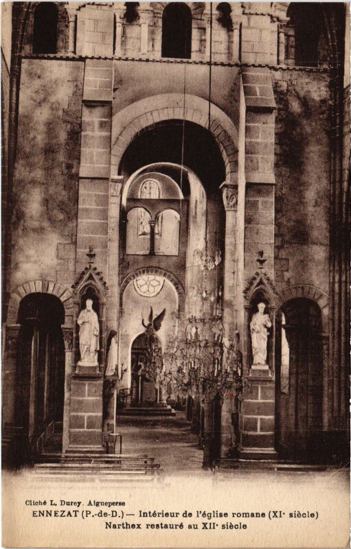 Carte postale ancienne Ennezat Interieur de l'Eglise Romane à Ennezat