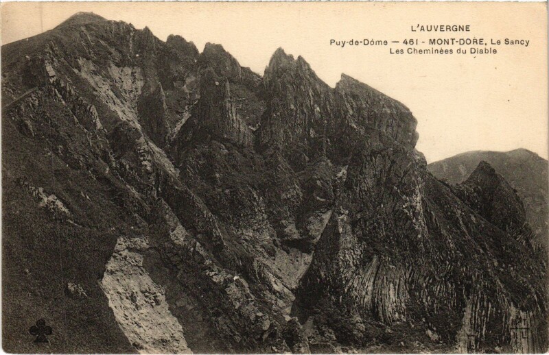 Carte postale ancienne Le Mont-Dore Le Sancy - Les Cheminees di Diable à Mont-Dore
