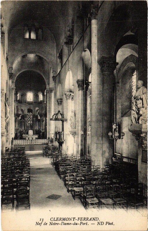 Carte postale ancienne Clermont-Ferrand Nef de la Notre-Dame du Port à Clermont-Ferrand